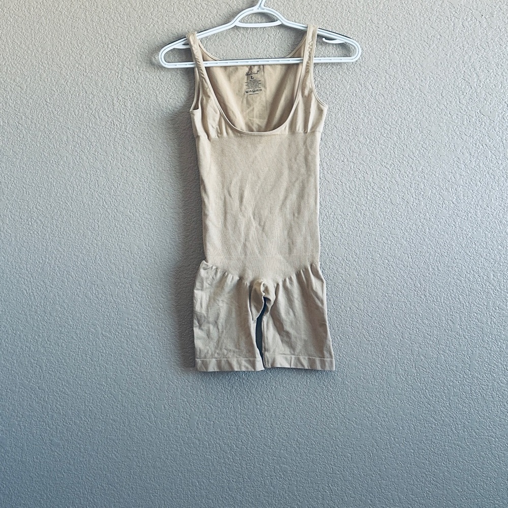 UnderWhere? | Intimates